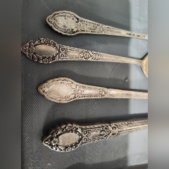 WM A Rogers AA Heavy Oneida LTD 21 Piece Plated Flatware Set Old South - Picture 11 of 13